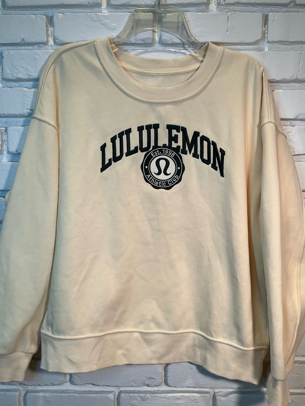 Lululemon Butter Yellow Athletic Sweatshirt XL